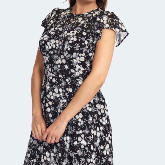 NWT VOODOO VIXON New Floral Embroidery Chiffon Flutter Sleeve Flare Dress XS - Picture 2 of 6